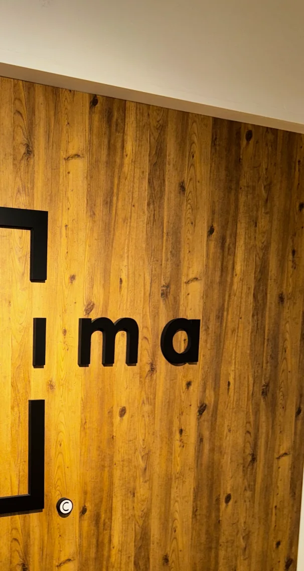 働いている他のSukimaチームメンバー